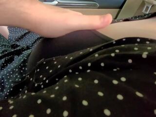 I pinili pataas taong hindi kilala at pabayaan sa kanya kalabitin ko malaki suso sa ang sasakyan bago siya fucked ako