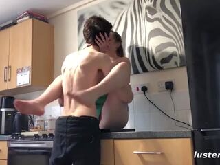 Lustery 提出 730 oliver & 4月 - から トップ へ. | xhamster