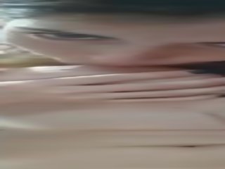 Синиця suckling матуся