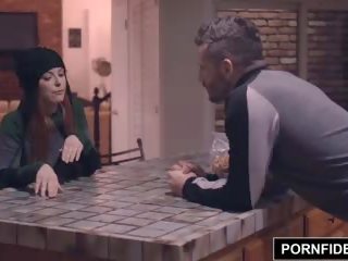 Pornfidelity пени pax и микрофон държа всеки друг топло.