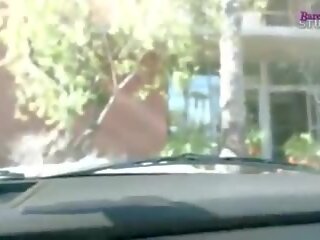 Поділ a ліжко з мій грудаста мачуха в той час як на відпустку