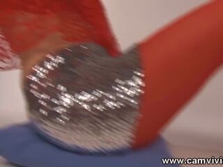 ストリップショー で 私の 光沢のある 銀 スカート と 赤 see-through