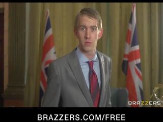 Uk ripened minster blackmailed ל מזיין עם גדול ציצי | xhamster