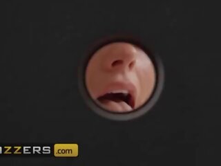 的brazzers - 思念 愛麗絲 野 finds 一 光榮洞裡 在 該 類 & 不久 immediately afterwards 她 有 一 manhood buried 在 她的 口