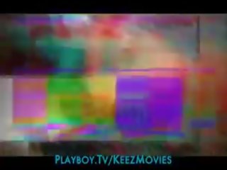 Гаряча білявка модель є paid для роздягання на в бар