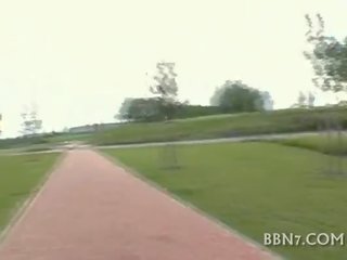 কঠিন উপর দম্পতি প্রর্দশিত