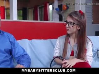 Mybabysittersclub - дребен детегледачка прецака от на oversexed шеф