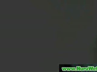 Nurumassage hijo completamente serviced por madrastra 10