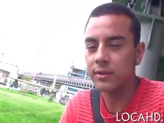 Latina mưa vết nứt quái
