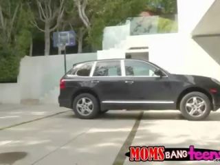 Tara mengajarkan remaja bagaimana untuk memiliki anal xxx film